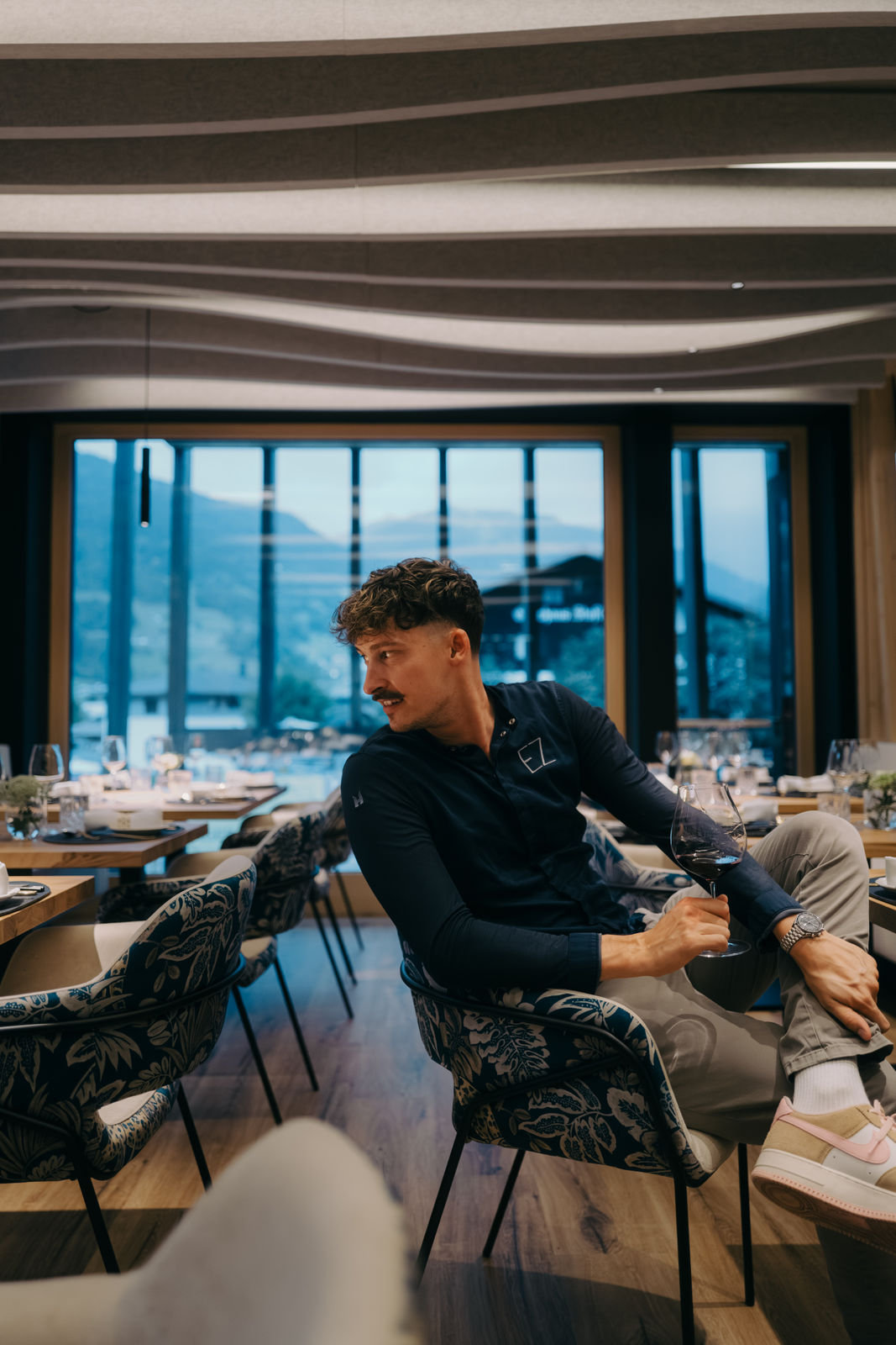 Emanuel Ganahl im Esszimmer